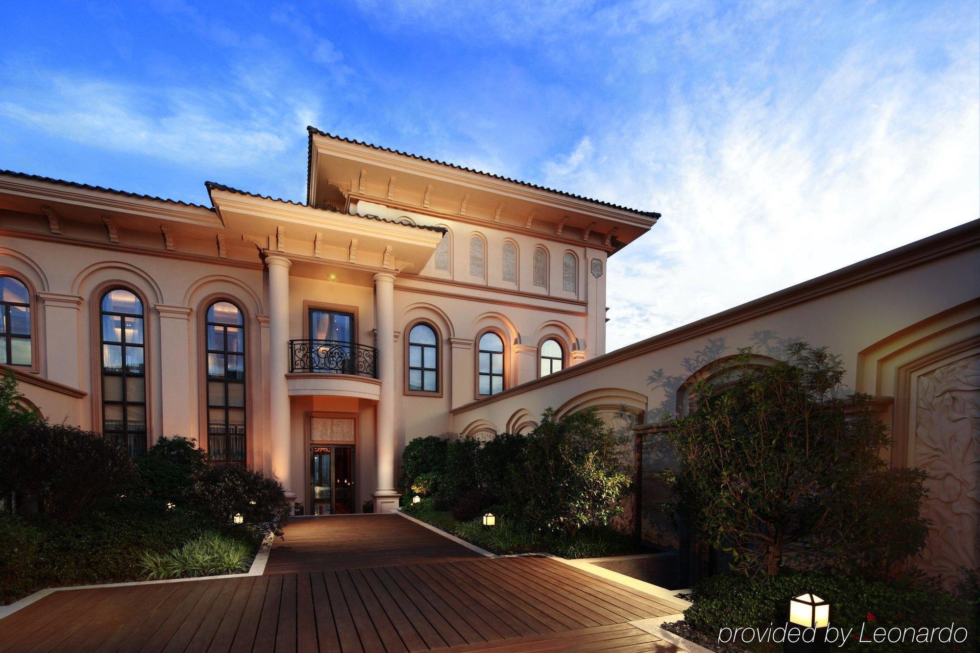 Chateau Star River Pudong Shanghai Exterior photo